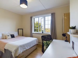 bed - click for photo gallery